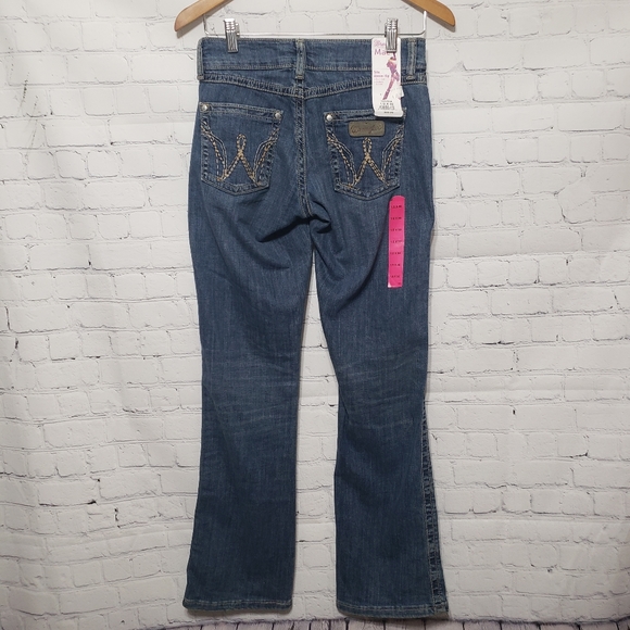 Wrangler NWT Premium Patch Sz 1/2 × 32 Mae Jeans - Picture 12 of 16
